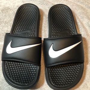 Men’s Nike Benassi print slide sandals Black Sz 9